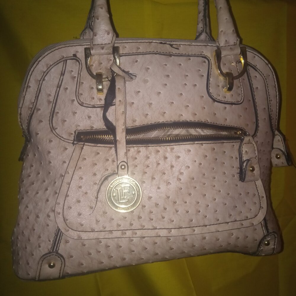 London Fog hand. Bag